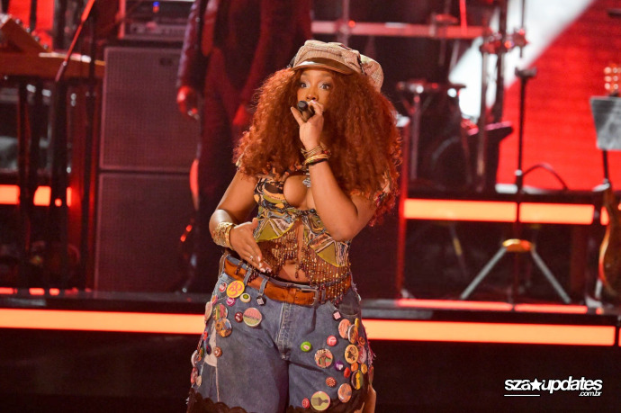 28.06 - SZA e Doechii performando no Bet Awards 2026