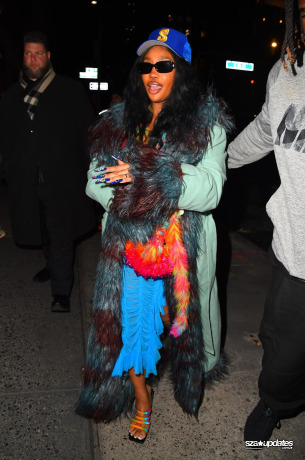 04.12 - SZA é vista no Dos Caminos Park Ave durante a after-party do SNL.04.12 - SZA é vista no Dos Caminos Park Ave durante a after-party do SNL.