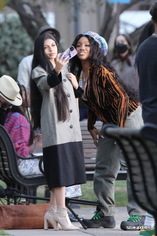 10.09 - Durante as gravações do videoclipe “The Anonymous Ones” em Los Angeles
