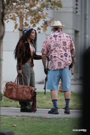 10.09 - Durante as gravações do videoclipe “The Anonymous Ones” em Los Angeles