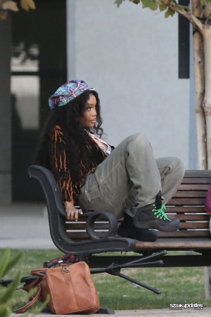 10.09 - Durante as gravações do videoclipe “The Anonymous Ones” em Los Angeles
