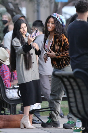 10.09 - Durante as gravações do videoclipe “The Anonymous Ones” em Los Angeles