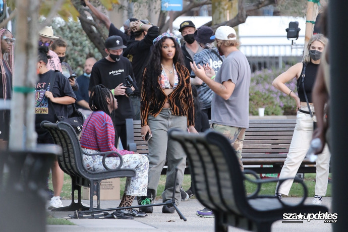 10.09 - Durante as gravações do videoclipe “The Anonymous Ones” em Los Angeles