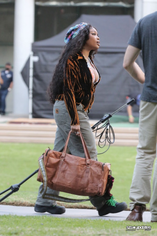 10.09 - Durante as gravações do videoclipe “The Anonymous Ones” em Los Angeles