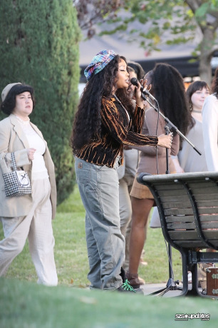 10.09 - Durante as gravações do videoclipe “The Anonymous Ones” em Los Angeles
