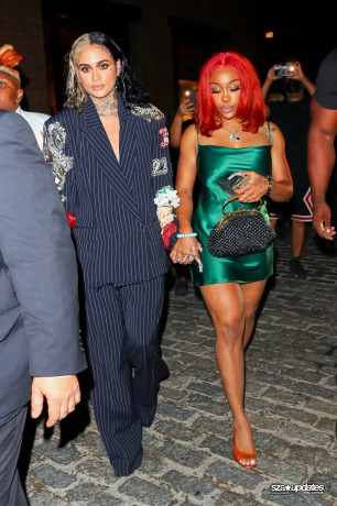 14.09 - SZA e Kehlani participam da after-party do Met Gala de Rihanna, em Nova York.