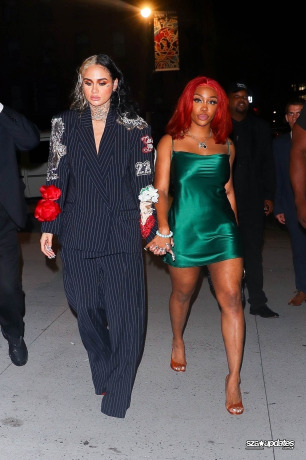 14.09 - SZA e Kehlani participam da after-party do Met Gala de Rihanna, em Nova York.