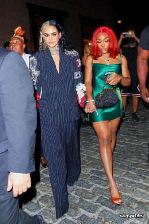14.09 - SZA e Kehlani participam da after-party do Met Gala de Rihanna, em Nova York.