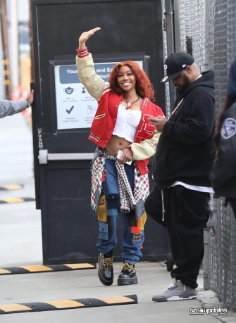 09.12 - Chegada de SZA ao El Capitan Entertainment Centre, em Hollywood, para uma participação no Jimmy Kimmel Live!