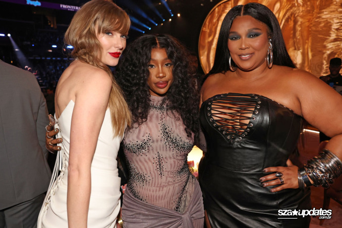 04.02 – SZA participa do 66º GRAMMY Awards, realizado na Crypto.com Arena, em Los Angeles