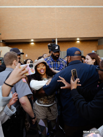 21.10 – VANSZA acontece na Foot Locker do Freehold Raceway Mall, em Nova Jersey.