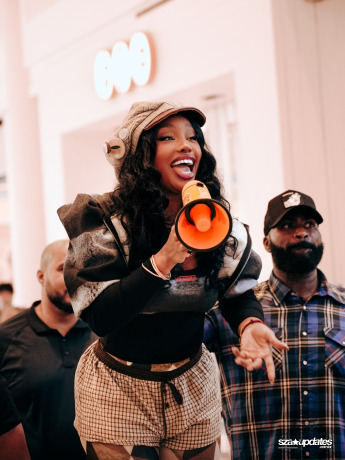 21.10 – VANSZA acontece na Foot Locker do Freehold Raceway Mall, em Nova Jersey.