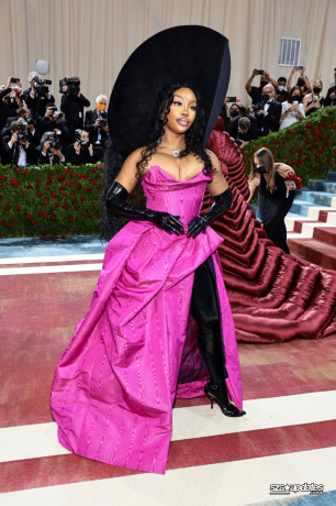 Chegando ao Met Gala “In America: An Anthology of Fashion”
