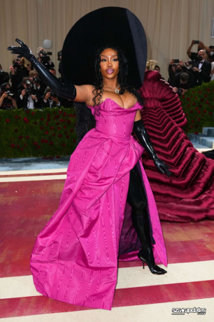 Chegando ao Met Gala “In America: An Anthology of Fashion”
