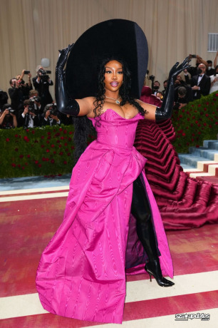 Chegando ao Met Gala “In America: An Anthology of Fashion”