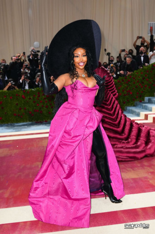 Chegando ao Met Gala “In America: An Anthology of Fashion”