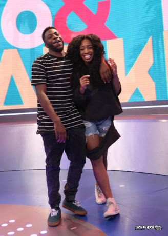 15.10 - SZA e o artista Isaiah Rashad visitam o 106 &amp; Park, no estúdio do programa.