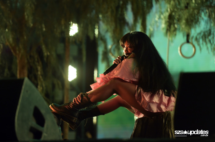 13.04 - Apresentação de SZA durante o Coachella Valley Music and Arts Festival, em Indio, CA..