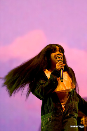13.04 - Apresentação de SZA durante o Coachella Valley Music and Arts Festival, em Indio, CA..