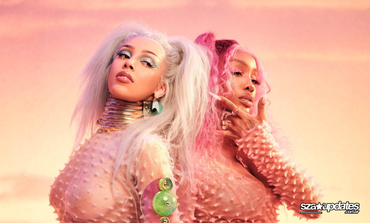 2021 - SZA e Doja Cat em um ensaio fotográfico do single “Kiss Me More”