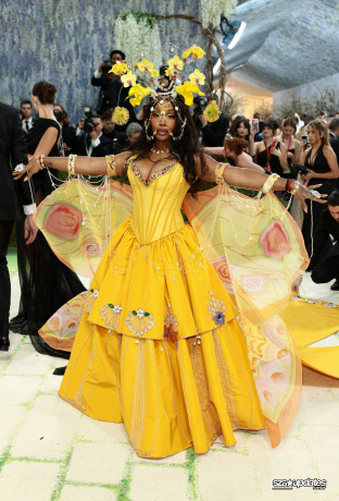 04.05 - The Met Gala “Costume Art”, realizado no Metropolitan Museum of Art em NY.