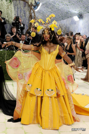 04.05 - The Met Gala “Costume Art”, realizado no Metropolitan Museum of Art em NY.