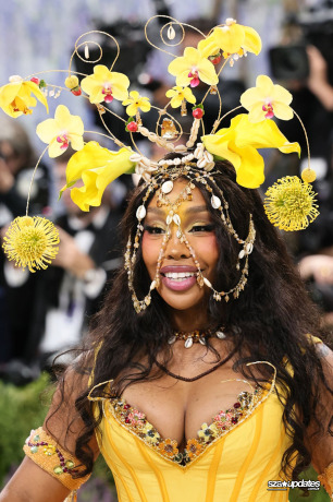 04.05 - The Met Gala “Costume Art”, realizado no Metropolitan Museum of Art em NY.