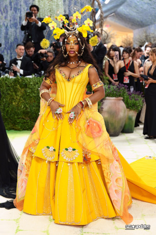 04.05 - The Met Gala “Costume Art”, realizado no Metropolitan Museum of Art em NY.