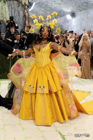 04.05 - The Met Gala “Costume Art”, realizado no Metropolitan Museum of Art em NY.
