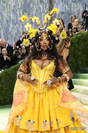 04.05 - The Met Gala “Costume Art”, realizado no Metropolitan Museum of Art em NY.