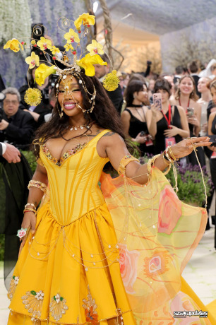 04.05 - The Met Gala “Costume Art”, realizado no Metropolitan Museum of Art em NY.