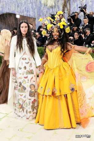 04.05 - The Met Gala “Costume Art”, realizado no Metropolitan Museum of Art em NY.