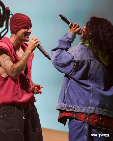 18.04 - SZA e Justin Bieber se apresentam no Coachella.