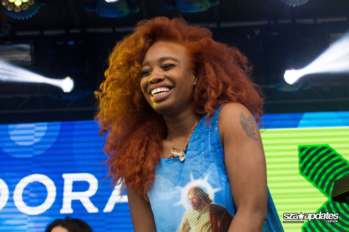 19.08 - Apresentação de SZA no Pandora Discovery Den Showcase, durante o SXSW Music.